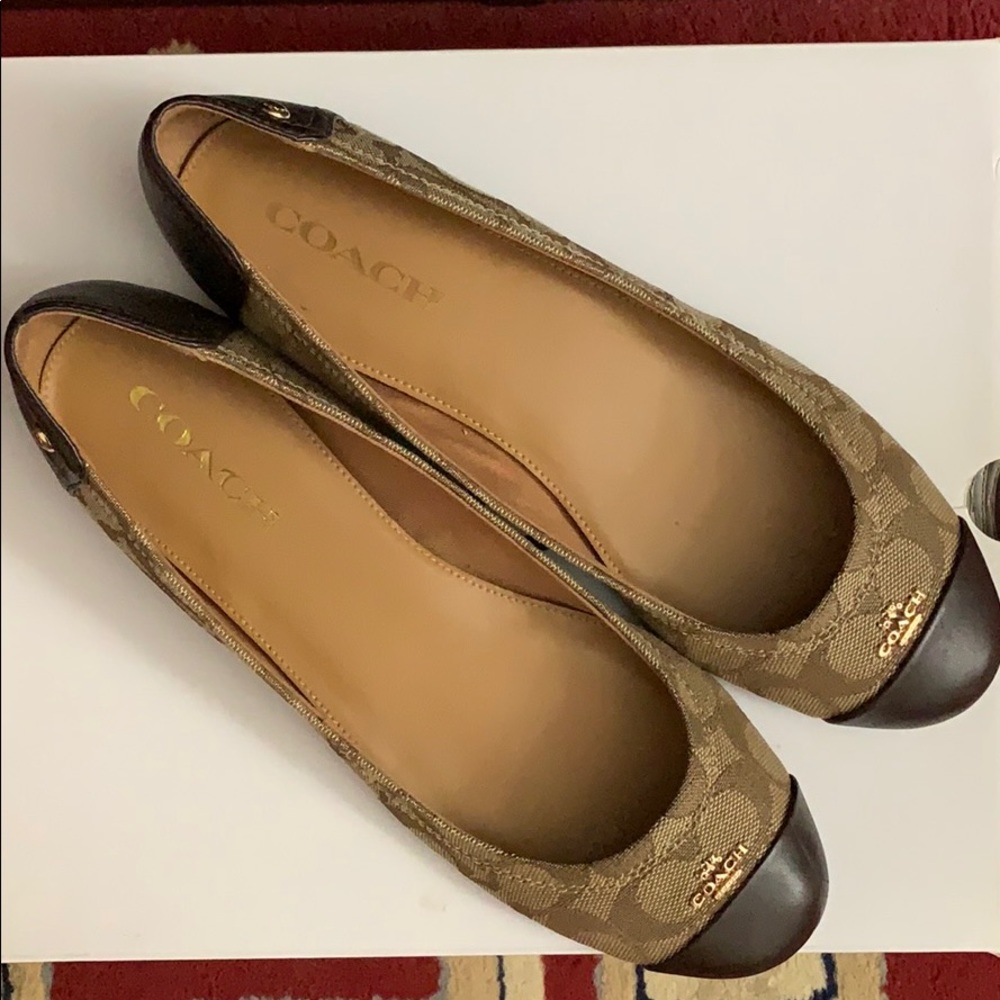 COACH FLATS